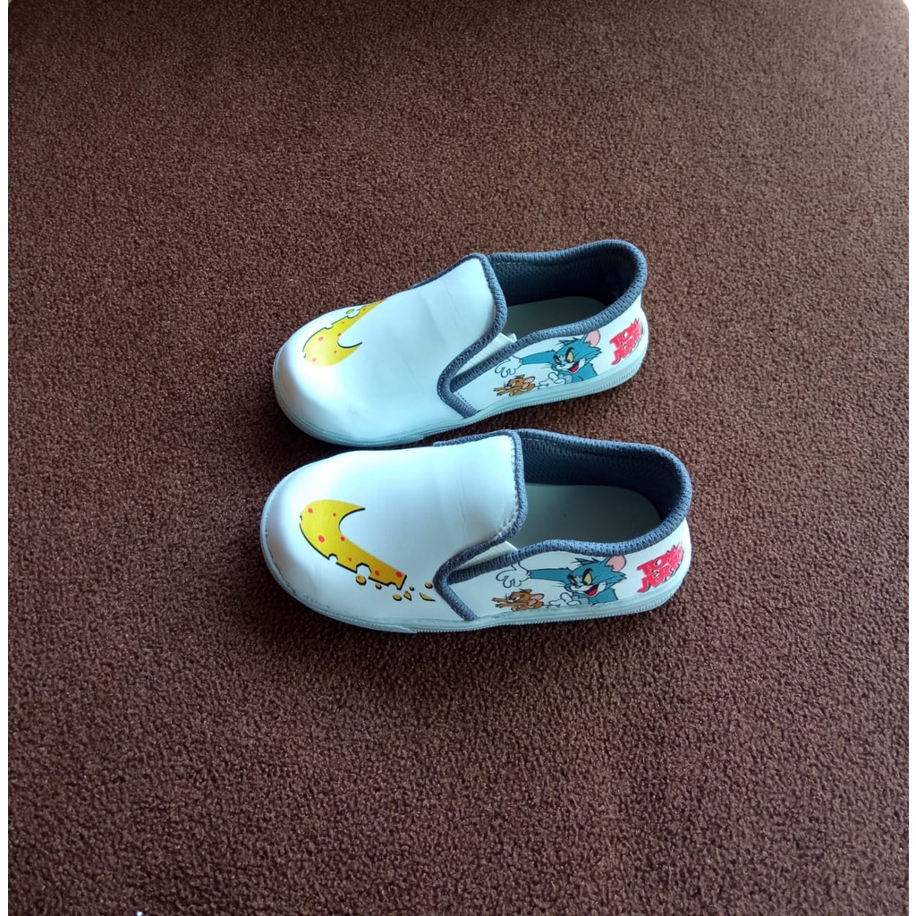 Keyla - Sepatu Slip On Motif Tom &amp; Jerry Terbaru Dan Trendi - Putih