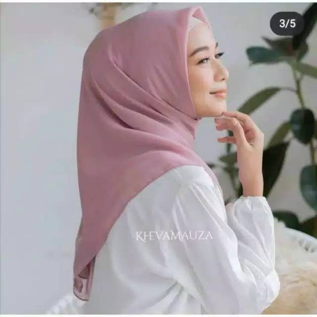 (1 Kg muat 15 pcs ) BELLA SQUARE / HIJAB SEGI EMPAT POLOS