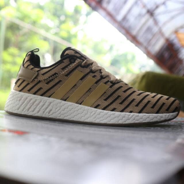 Sepatu Basket KuliahAdidas NMD R2 Grade Original Sepatu Running Olahraga Brown