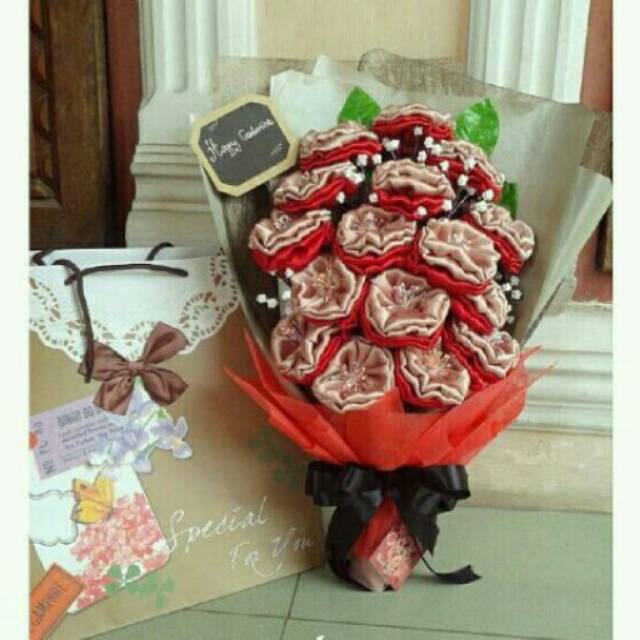 

Buket satin