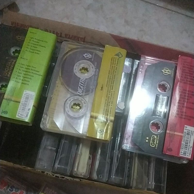 Kaset pita :Keroncong Pilihan Sepaket