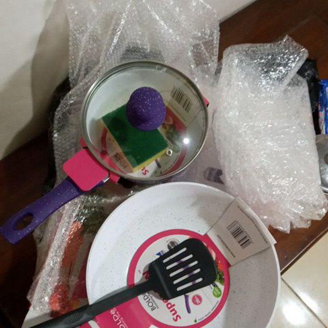 Bolde Super Pan Wok 26 Cm+panci 18 Cm Dengan Tutup Kaca Bahan Keramik Bonus Spatula & Spon
