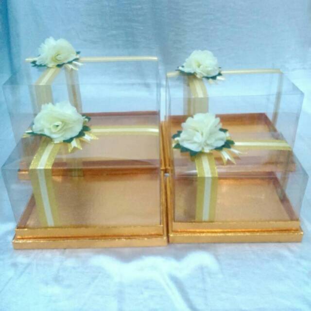 

Kotak seserahan gold