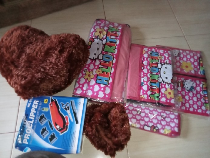 Bantal Love Bulu Rasfur Uk 40x40cm