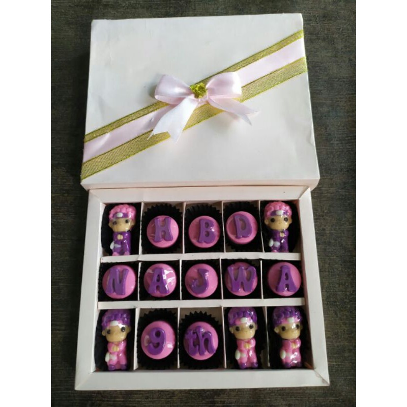 

coklat spesial edisi ultah (bebas pilih karakter) + free box cantik