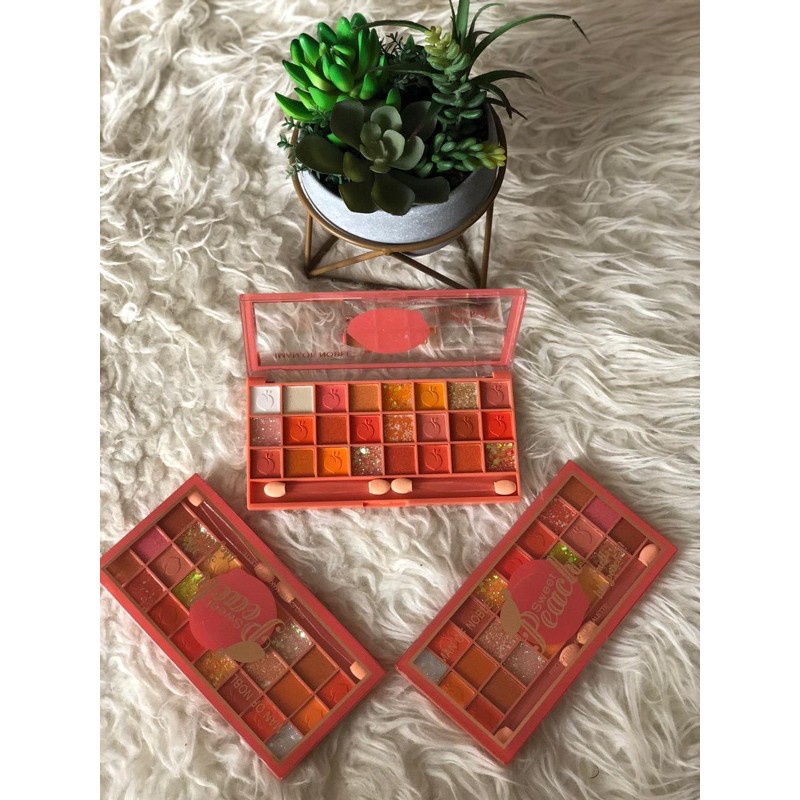 IMAN OF NOBLE Sweet peach eyeshadow