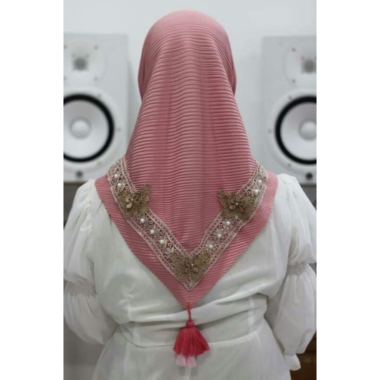 Jilbab Segi Empat Plisket Renda Butterfly