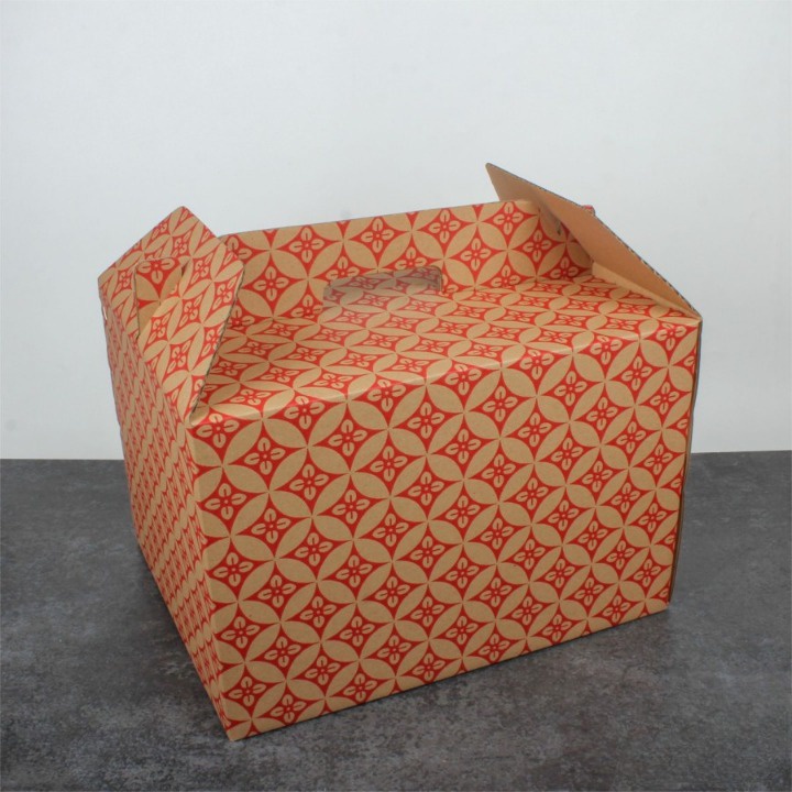 

Kardus Die Cut Tas Jinjing Kotak Thinwall Box Tenteng Coklat Batik Isi 10 Pcs Packaging Hampers Size 34x26x23 cm
