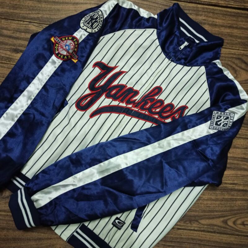 G-III sports by Carl Banks