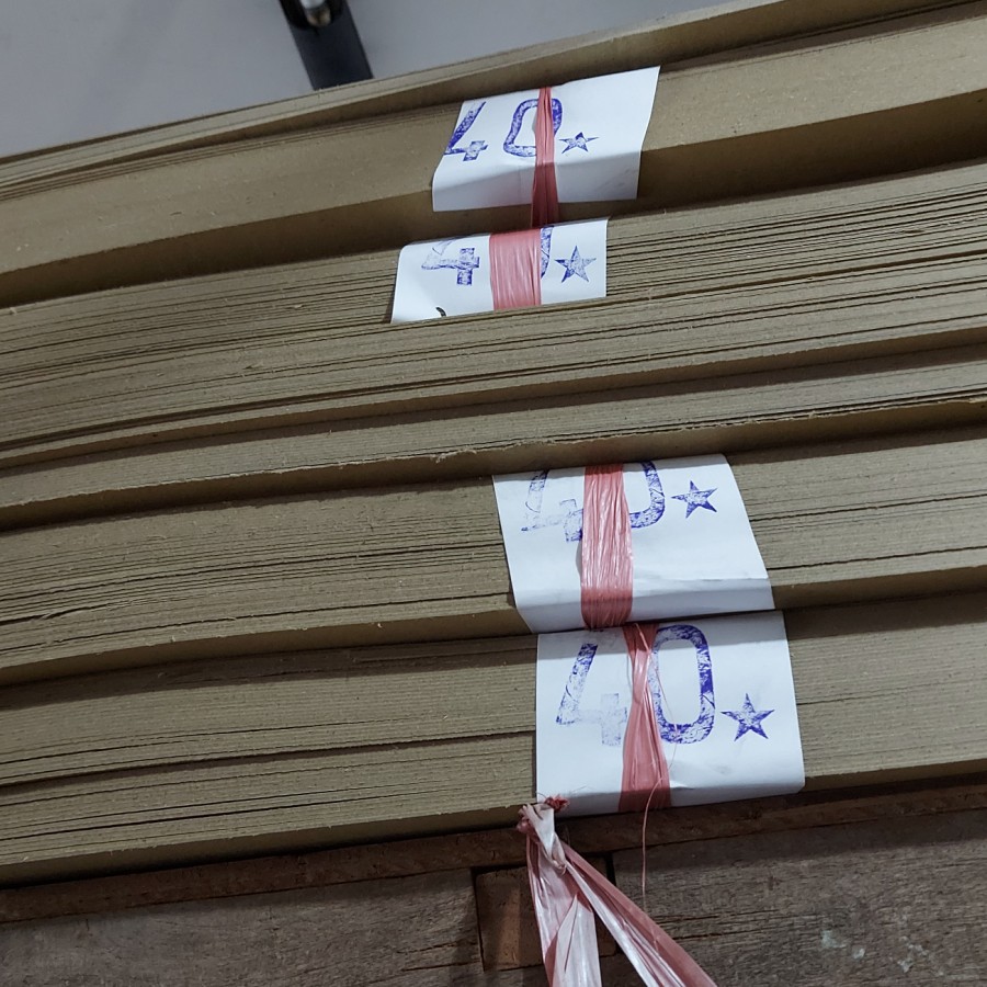 

Karton Yellow Board No 40 Ukuran Plano (65x75cm) grammatur 900gr