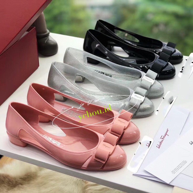 jelly shoes ferragamo asli