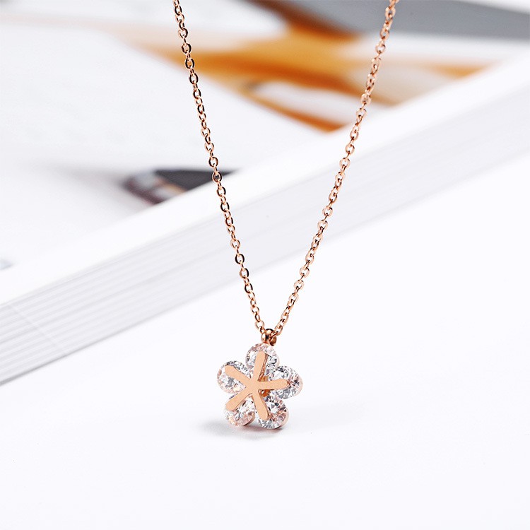 Kalung Fashion Korea Titanium Rosegold Bunga Batu putih - BN316