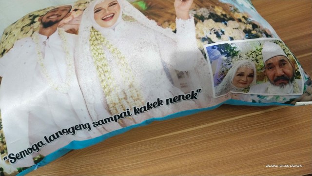 Kado / Souvenir Bantal Foto Print Murah