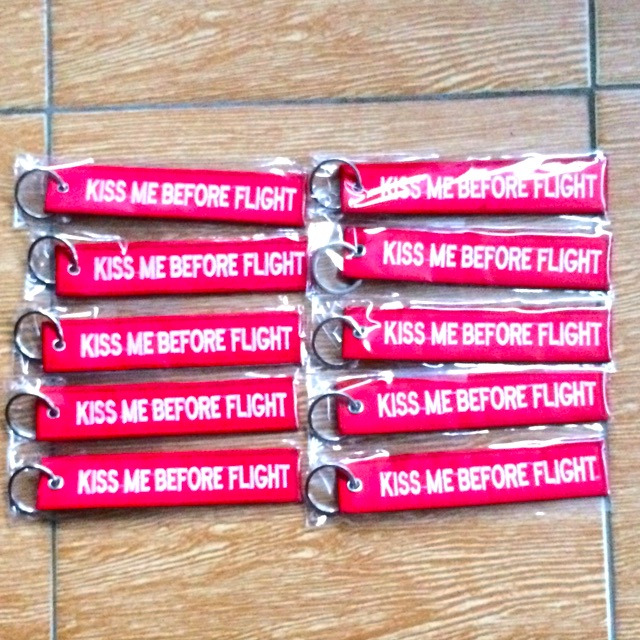 SALE 11.11 GANTUNGAN KISS ME BEFORE FLIGHT.
