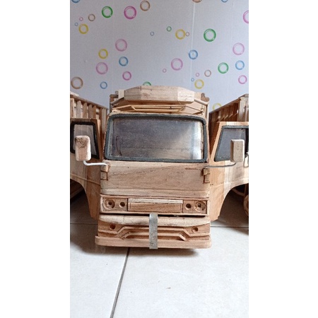 miniatur truk umplung bahan kayu jati, bisa oleng