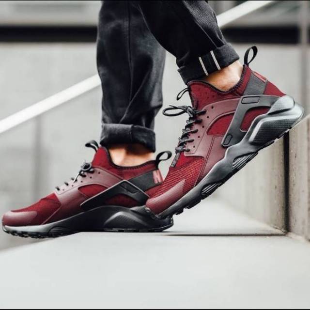 SEPATU NIKE HUARCHE MAROON PREMIUM ORIGINAL. SEPATU NIKE MURAH. SNEAKERS CASUAL IMPORT. SEPATU LARI