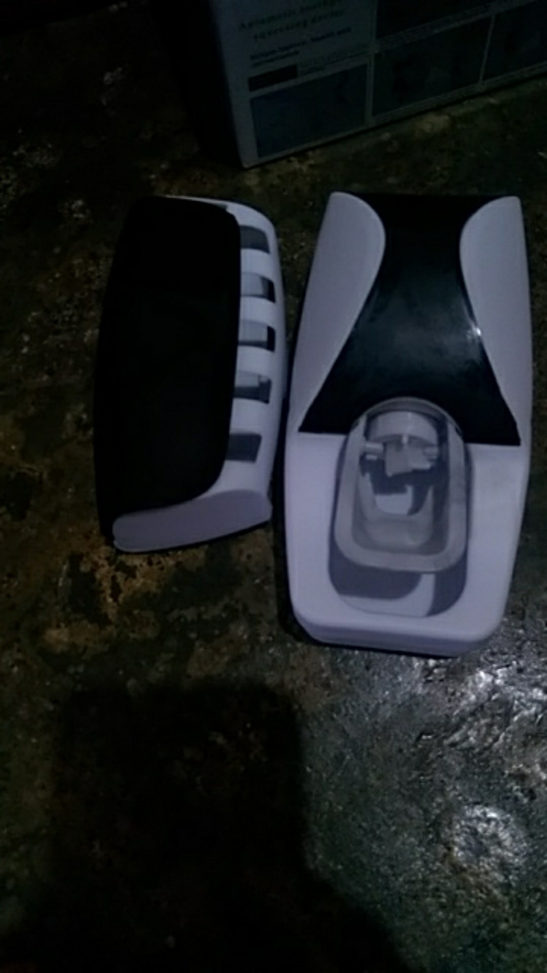 Dispenser Odol + Gantungan Sikat Gigi