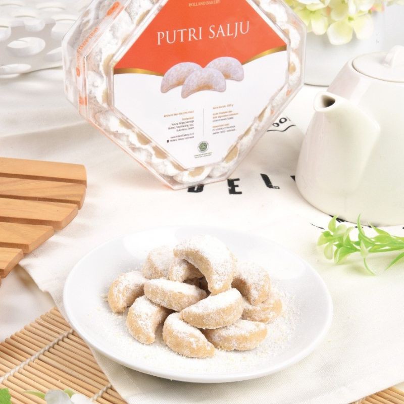 Holland Bakery - Putri Salju Toples Segi 8
