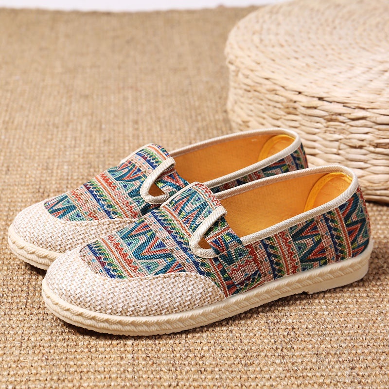 Sepatu wanita slip-on, Mules &amp; mary janes YANMA sepatu batik model slip on terbaru