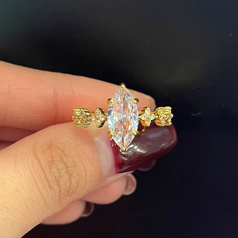 Cincin Wanita Hias Kristal Bahan Zirkon Untuk Pernikahan