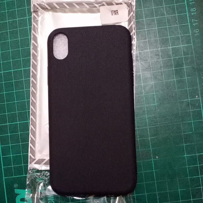 Iphone XR Blackmatte hitam polos case silicon