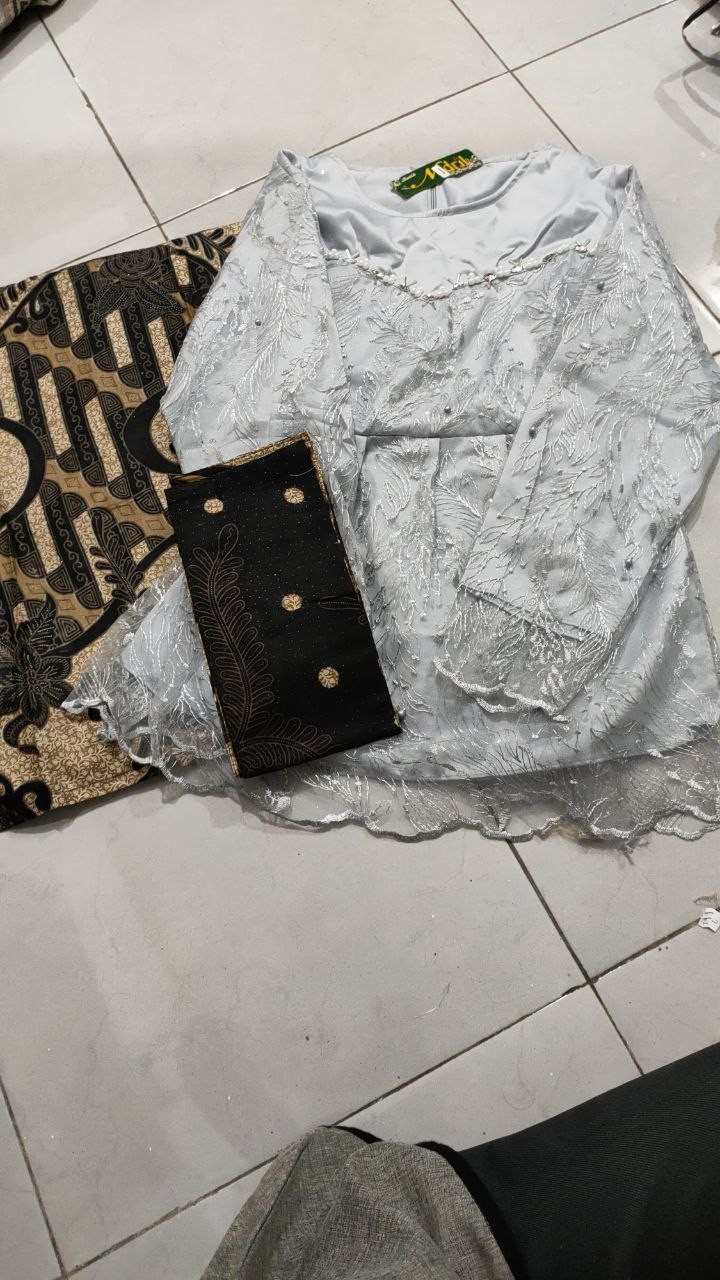 Batik Couple Kebaya Set Salsabila Series Tunangan Lamaran Wisuda Kondangan Kekinian 2021