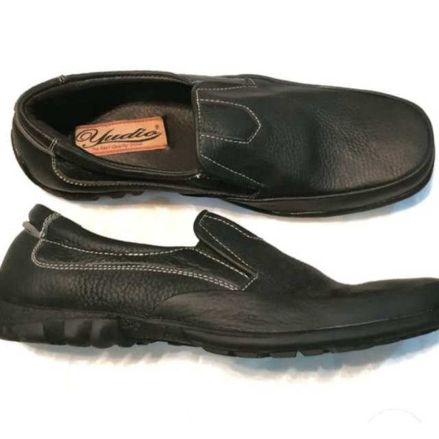 Sepatu kulit pria merk yudio