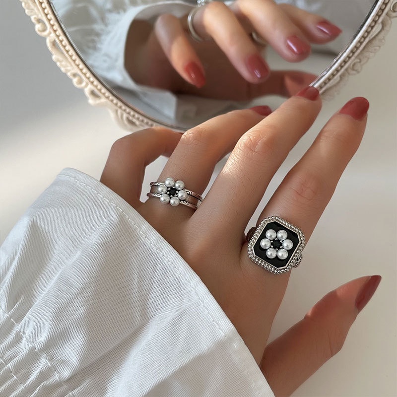 Vintage Open Ring Fashion Pearl Flower Square Black Personality Light Luxury Ring for Women