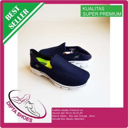 Sepatu Pria Skechers GoWalk 3 Lounge