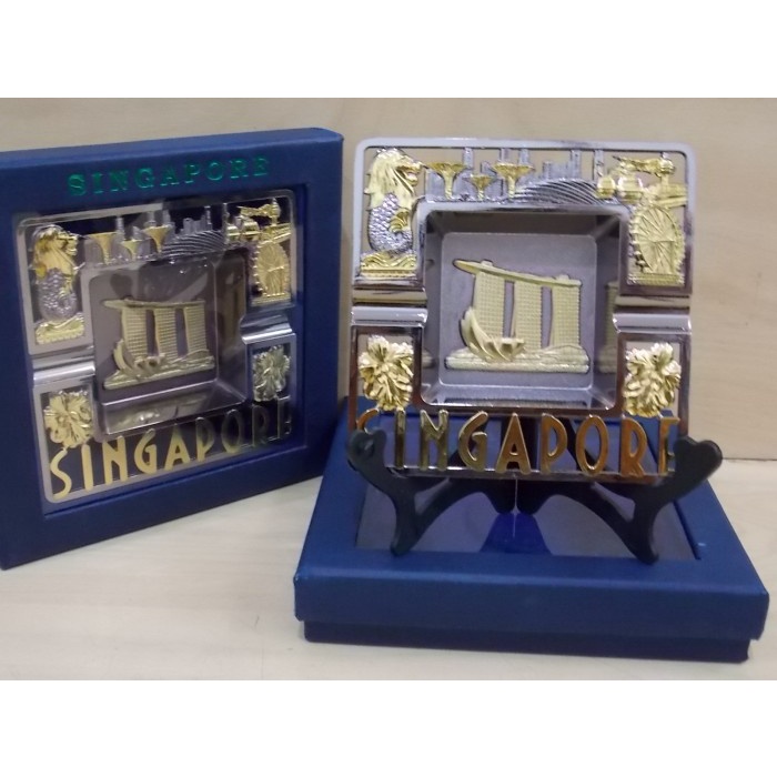 

Ginger- Pajangan Meja Unik Singapore Model Kotak, Souvenir Unik dari Singapore