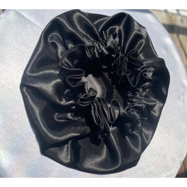 BONNET RATU CASTLE BLACK BAHAN SATIN BERSERAT BONNET HAIR BONNET PERAWATAN RAMBUT AKSESORIS RAMBUT