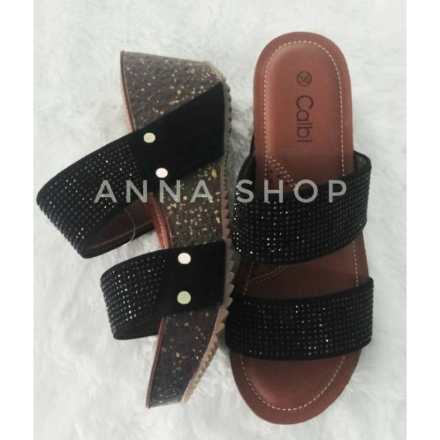 SANDAL CALBI BR 186 HITAM WEDGES