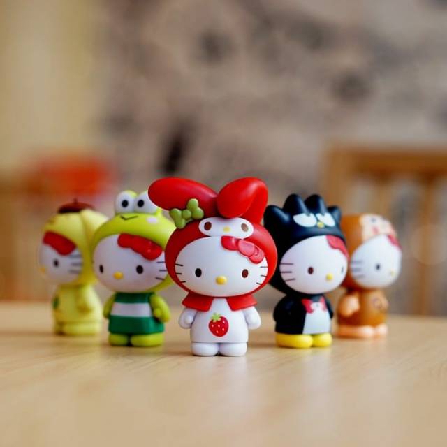 

Sanrio Characters Hello Kitty x Yoshinoya Figure Mainan Toys Pajangan Miniatur