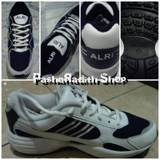 Sepatu Olahraga Tni
