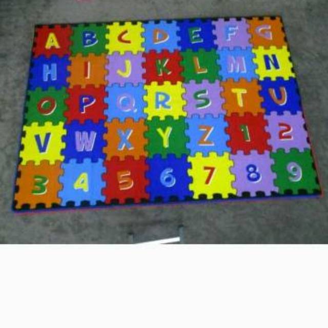 Karpet Puzzle abjad