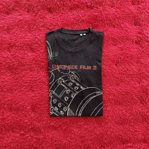 Kaos Brand Uniqlo x One Piece second Full Tag