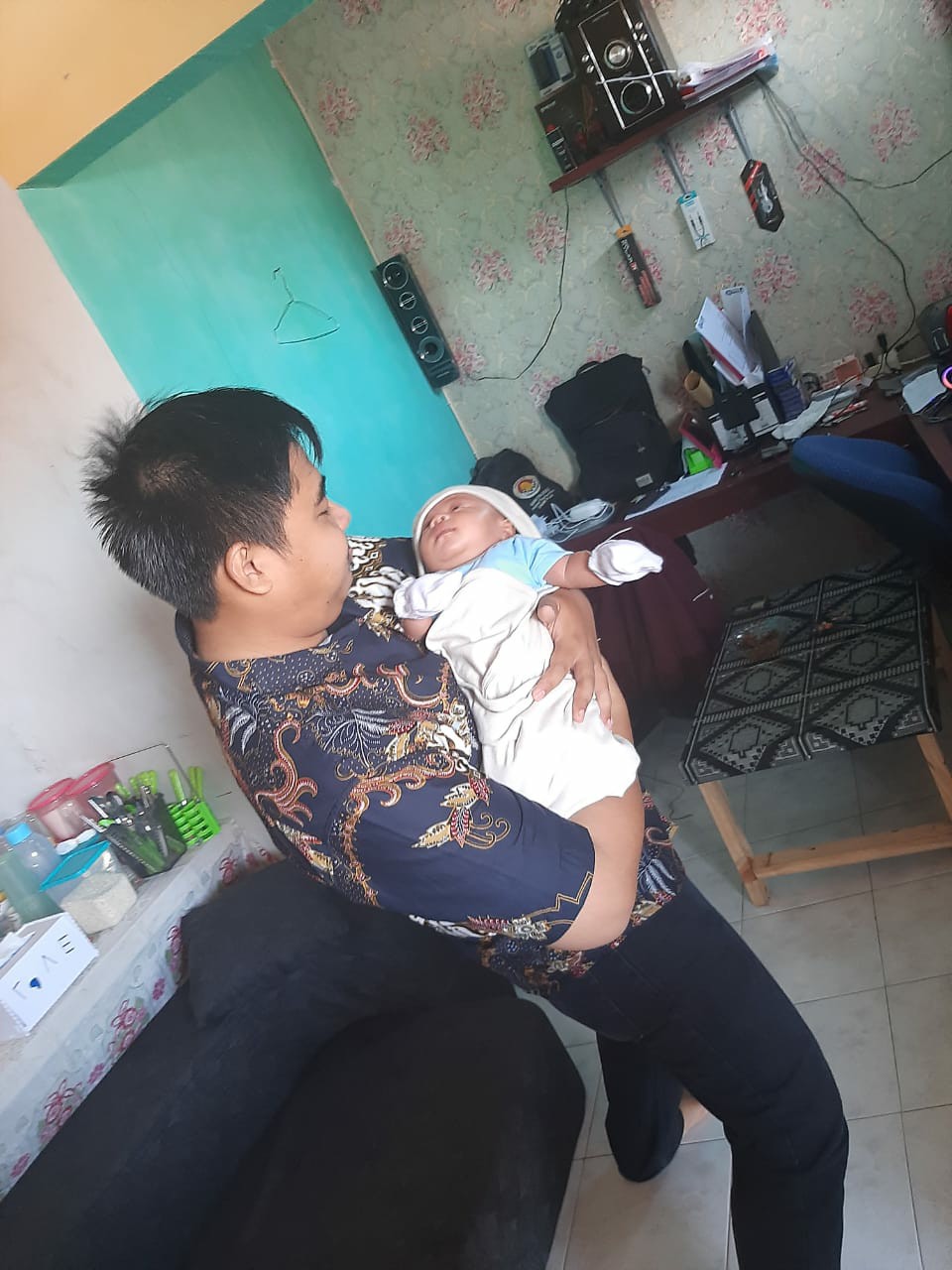 M231 Kemeja Pria Batik Pendek Navy 1748a