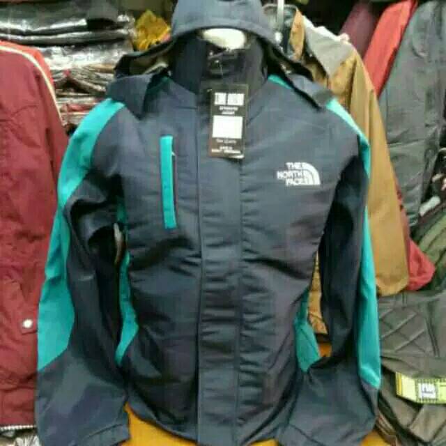 Jaket gunung parasut