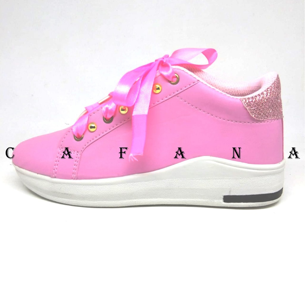 Sepatu Sneakers Wanita Fadia SDS338