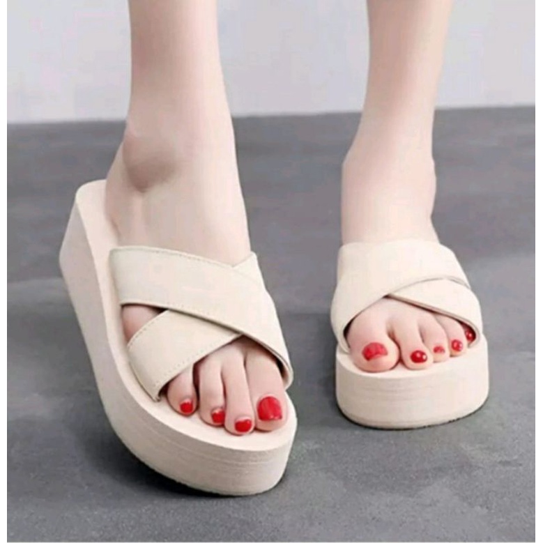 SANDAL WEGDES SILANG ZMISTUO NEW