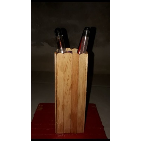 

Tempat Pensil The Well