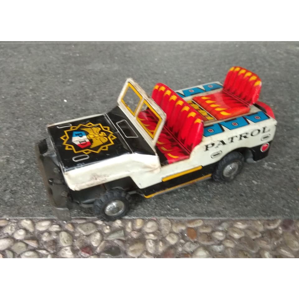 mainan  antik kaleng tin toys ichimura japan