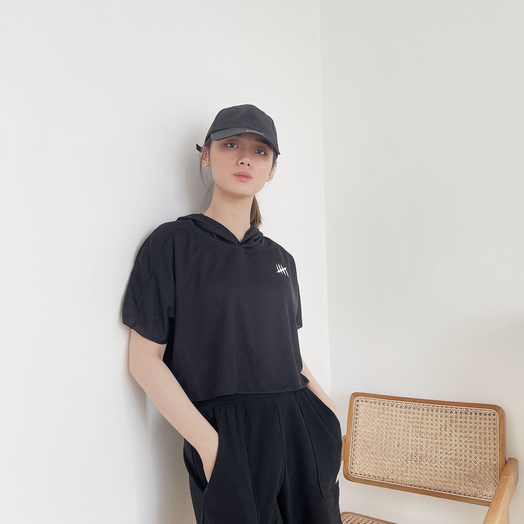 DONSON Hoodie Lengan Pendek Luaran Atasan Crop Wanita Warna Hitam