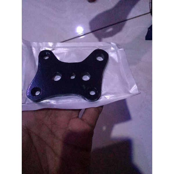 breket kaliper depan ninja r ss rr 290 300 320