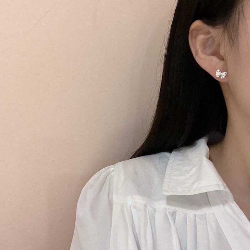 AY(CN) Set Anting Stud Desain Bunga Tulip Pita Aksen Mutiara Bahan S925 Silver Untuk Wanita