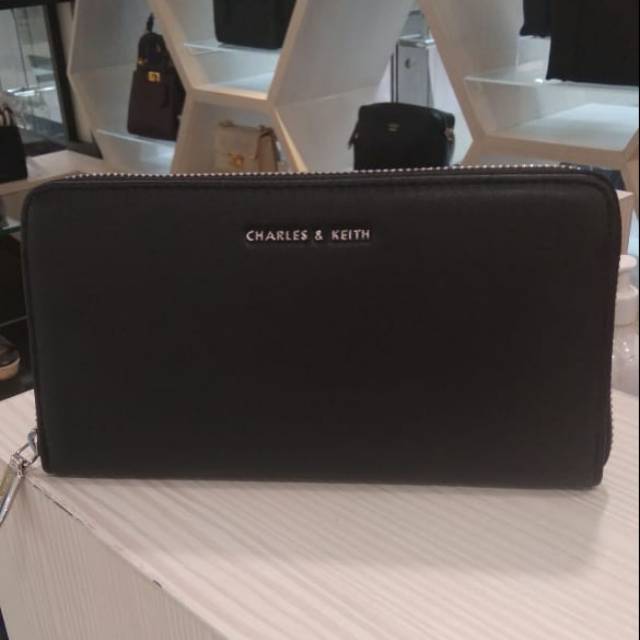 Dompet Charles and Keith