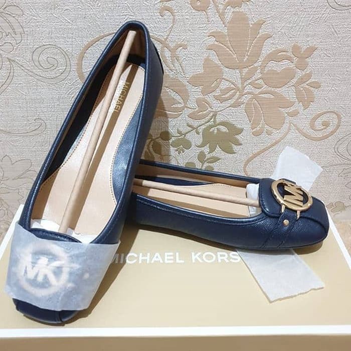 ukuran sepatu michael kors fulton