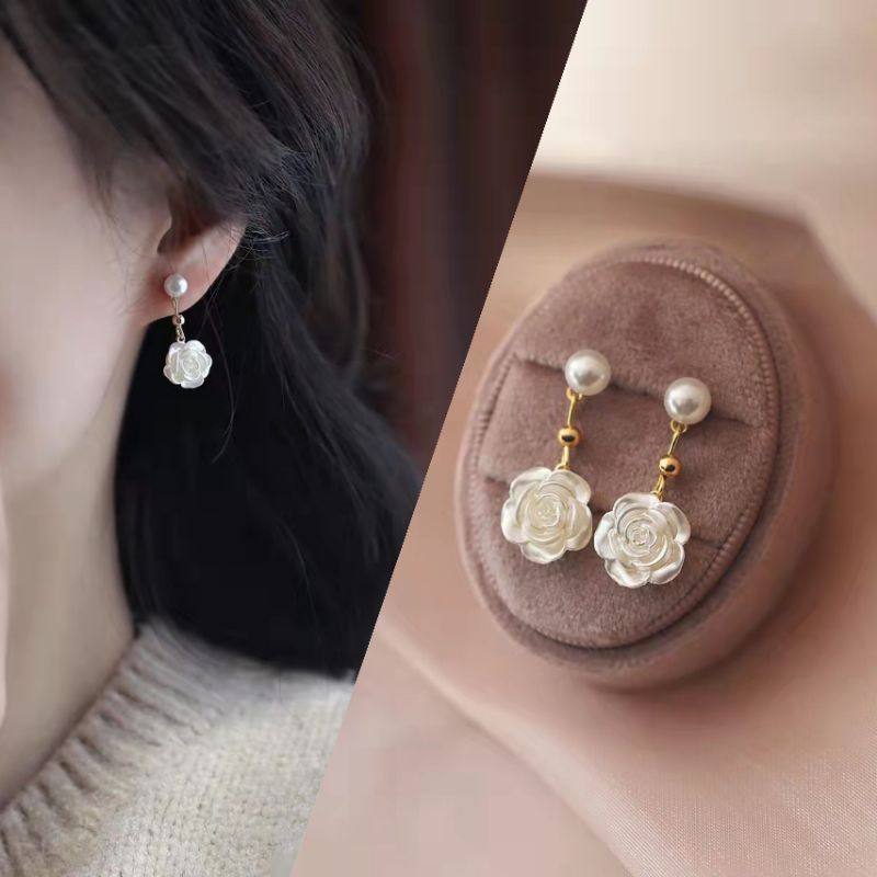 Anting Wanita Bandul Mawar Import / Anting Hijab