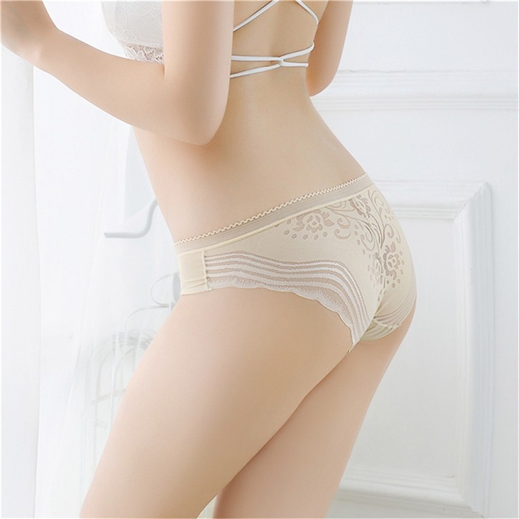 Celana Dalam Wanita Seamless thong Bahan Renda dan es sutra seksi C178