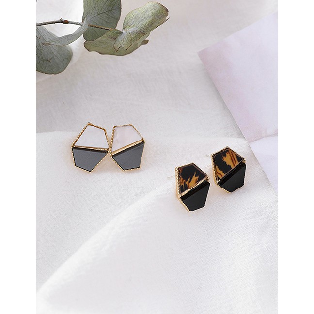 LRC Anting Tusuk  Fashion Pin Color Matching Irregular Polygon Contrast Earrings F4824X